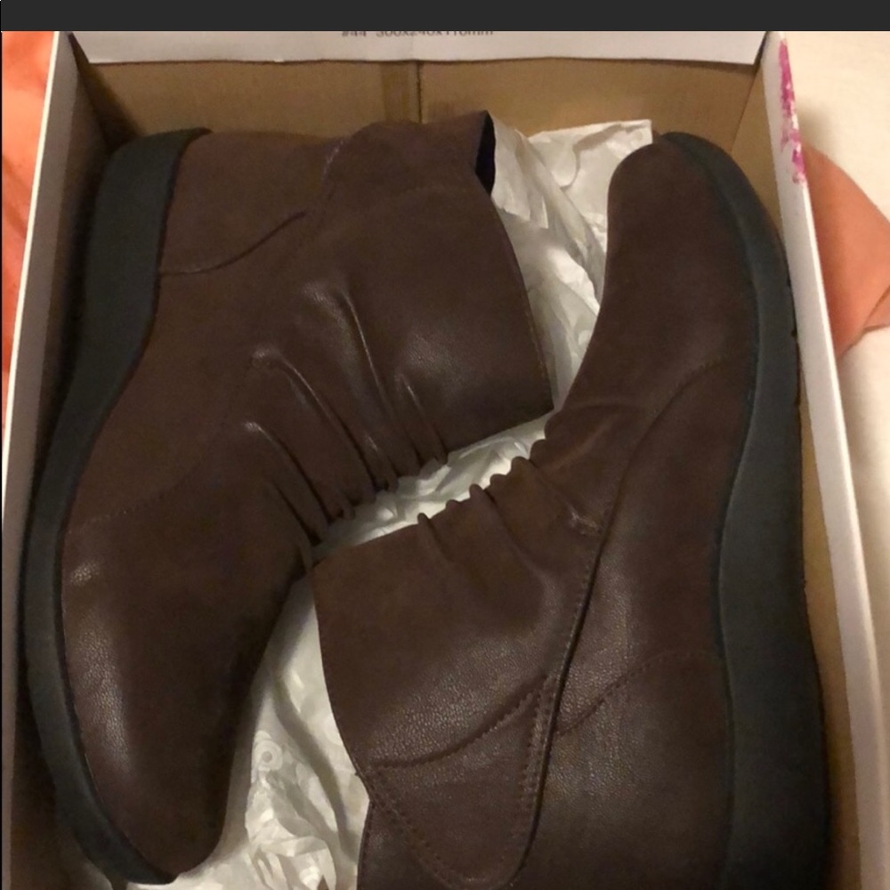 ***Brand new!!! Never worn memory foam***